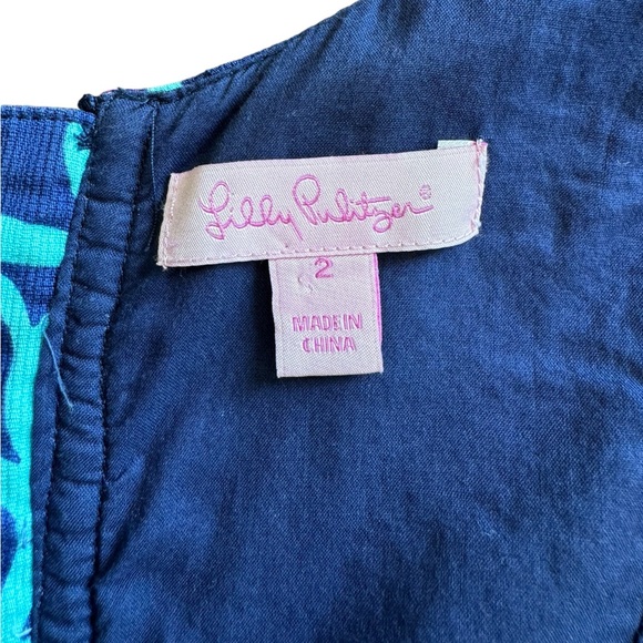 LILLY PULITZER | Delia Shift Dress in Fountain Hopping, Size 2 - Picture 7 of 9